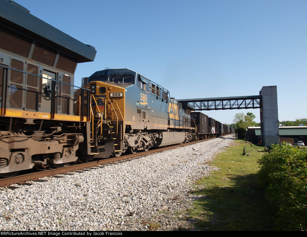 CSX 589